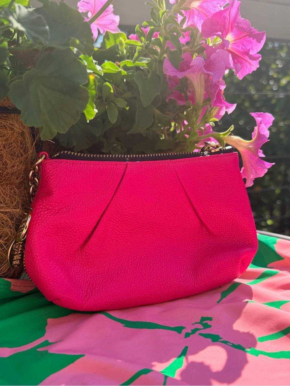 Henri BENDEL 712 Pink Fuchsia Hot Pink Leather Wristlet Gold Chain Clutch Bag